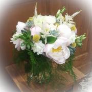 Bouquet de mariée pivoine et plante grasse Hé fleur et moi fleuriste de Valenciennes
